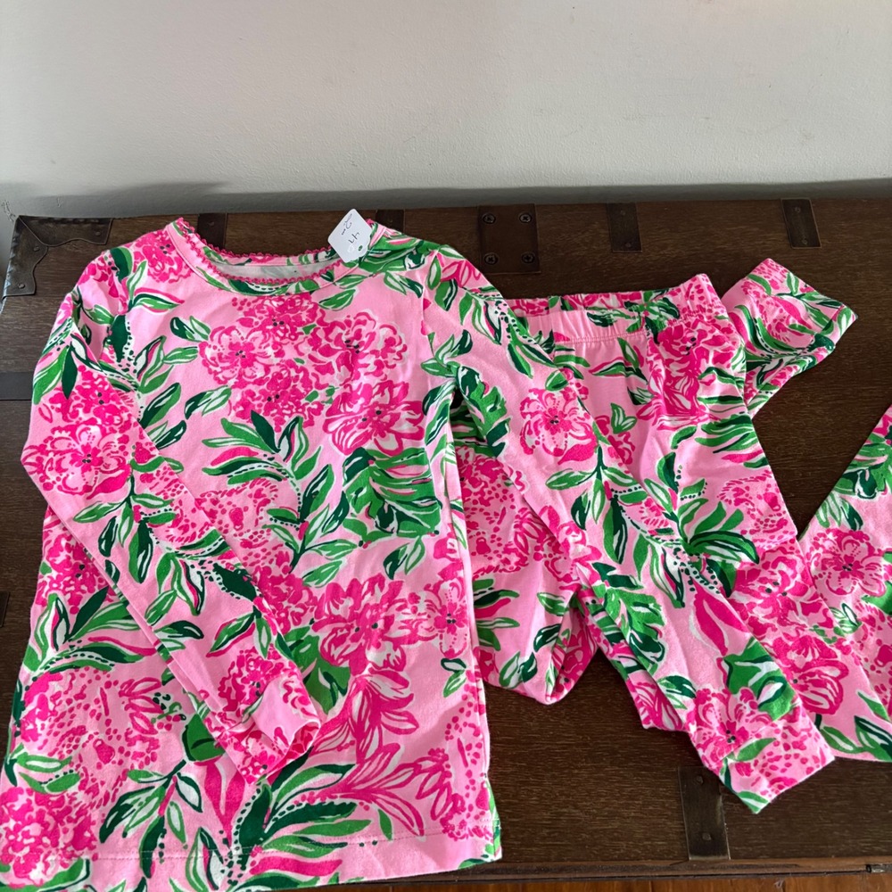 Lilly Pulitzer Girls Pink Green Floral‎ Long Sleeve Pajama Set Size 4 Preppy